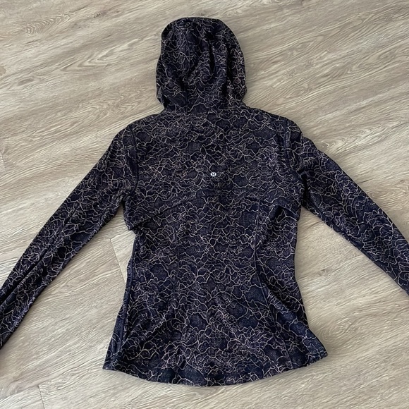 Lulu Lemon Jacket - Picture 2 of 4